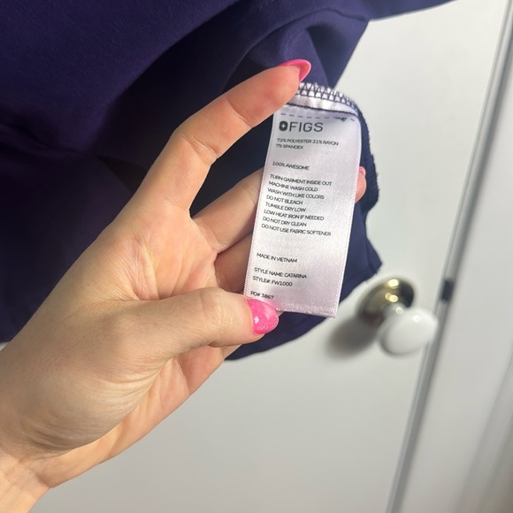 Figs Catarina One-Pocket Scrub Top Purple Jam Size XS - Picture 6 of 9